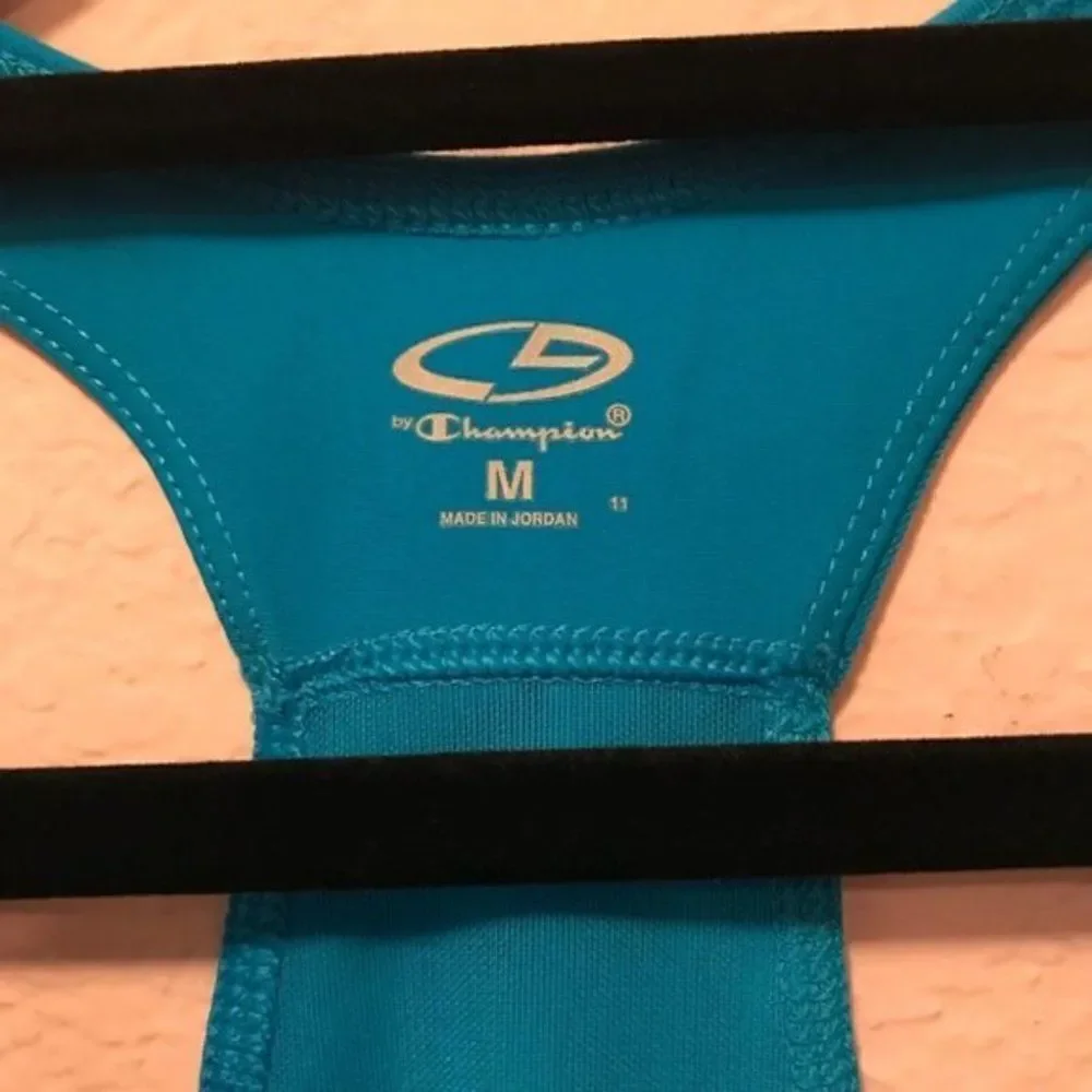 *30off3* 
NWOT. Champion sports bra workout top.  - Picture 6 of 9
